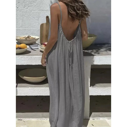 Robe dos nu ajustable NAÏADE Alba, robe d'été légère en tissu fluide, couleur naturelle, vue de face sur mannequin.